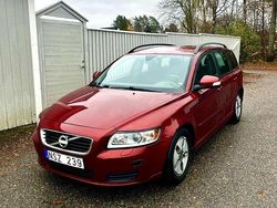 Röd Begagnad 2011 Volvo V50 Kinetic Kombi | 70 000 kr (Marknadspris)