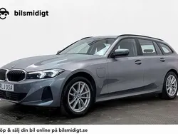 Grå Begagnad 2023 BMW 330e M Sport Kombi | 399 900 kr (Superpris)