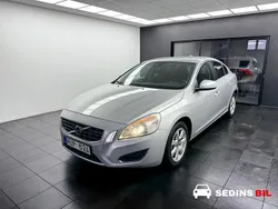 Ljusgrå (grå) Begagnad 2012 Volvo S60 Momentum Sedan | 79 900 kr (Marknadspris)