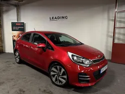Röd Begagnad 2017 Kia Rio Halvkombi | 109 900 kr (Bra pris)