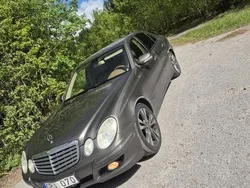 Grå Begagnad 2009 Mercedes E320 Sedan | 32 999 kr (Marknadspris)