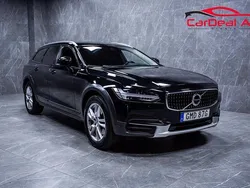 Svart Begagnad 2019 Volvo V90 CC Momentum Kombi | 227 800 kr (Bra pris)