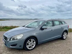 Blå Begagnad 2011 Volvo V60 Summum Kombi | 45 000 kr (Dyr)