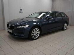 Mörkblå Begagnad 2019 Volvo V90 Momentum Kombi | 269 900 kr (Marknadspris)