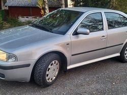Silver Begagnad 2001 Skoda Octavia Tour Halvkombi | 21 000 kr (Marknadspris)