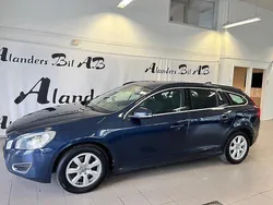 Blå Begagnad 2012 Volvo V60 Momentum Kombi | 74 900 kr (Marknadspris)