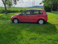 Röd Begagnad 2004 Ford Fiesta Halvkombi | 22 000 kr (Bra pris)
