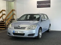 Ljusblå Begagnad 2004 Toyota Corolla Halvkombi | 34 900 kr (Marknadspris)