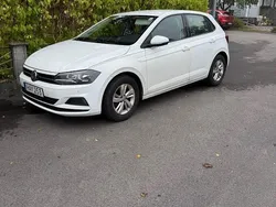 Vit Begagnad 2019 VW Polo Halvkombi | 114 000 kr (Marknadspris)