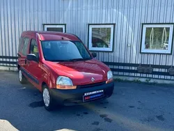 Röd Begagnad 2002 Renault Kangoo Authentique Minibuss | 23 500 kr