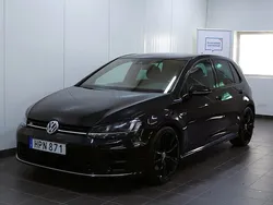 Svart Begagnad 2015 VW Golf VII R Halvkombi | 249 900 kr (Marknadspris)