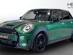 Begagnad 2022 Mini Cooper S Halvkombi | 288 700 kr