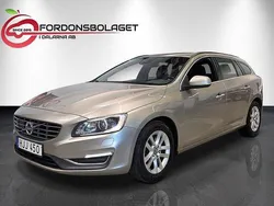 Ljusbrun (brun) Begagnad 2014 Volvo V60 Momentum Kombi | 119 700 kr (Marknadspris)