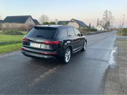 Svart Begagnad 2020 Audi Q7 S-Line SUV | 495 000 kr