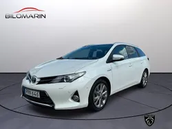 Vit Begagnad 2014 Toyota Auris Touring Sports Kombi | 129 900 kr (Marknadspris)