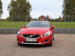 Röd Begagnad 2011 Volvo V60 Summum Kombi | 129 900 kr (Bra pris)