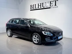 Svart Begagnad 2015 Volvo V60 Momentum Kombi | 169 900 kr (Marknadspris)