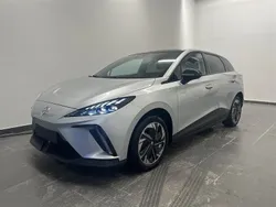 Grå Begagnad 2023 MG MG4 EV Luxury Halvkombi | 396 650 kr (Marknadspris)