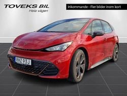 Röd (rayleigh red metallic) Begagnad 2023 Cupra Born e-Boost Halvkombi | 299 900 kr (Marknadspris)