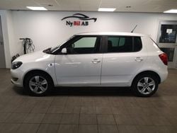 Vit Begagnad 2015 Skoda Fabia Ambiente Halvkombi | 54 900 kr (Marknadspris)