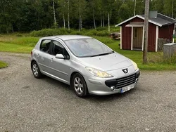 Grå Begagnad 2007 Peugeot 307 Halvkombi | 25 000 kr (Marknadspris)