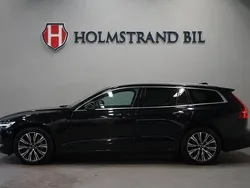 Svart Begagnad 2023 Volvo V60 Core Kombi | 419 800 kr (Marknadspris)
