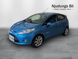 Blå Begagnad 2012 Ford Fiesta Titanium Halvkombi | 69 900 kr (Dyr)