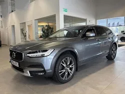 Grå Begagnad 2017 Volvo V90 CC Inscription Kombi | 254 900 kr (Marknadspris)