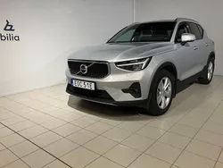 Silver Begagnad 2023 Volvo XC40 Core SUV | 349 900 kr (Marknadspris)