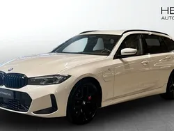 Vit (white) Begagnad 2024 BMW 330e M Sport Kombi | 669 700 kr (Dyr)