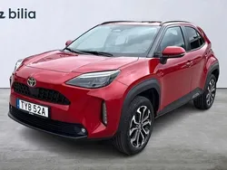 Röd Begagnad 2024 Toyota Yaris Cross Active SUV | 359 900 kr (Dyr)