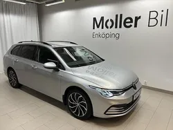 Silver (reflex silver metallic) Begagnad 2024 VW Golf VIII Life Kombi | 329 010 kr (Lite dyr)