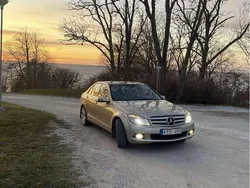 Gul Begagnad 2011 Mercedes C180 Sedan | 99 000 kr (Marknadspris)