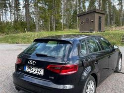 Svart Begagnad 2014 Audi A3 Sportback Attraction Halvkombi | 90 000 kr (Marknadspris)