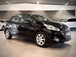 Mörkblå Begagnad 2013 Peugeot 208 Halvkombi | 64 900 kr (Marknadspris)