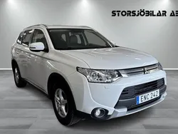 Vit Begagnad 2014 Mitsubishi Outlander SUV | 139 000 kr (Marknadspris)
