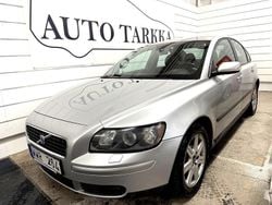 Ljusgrå Begagnad 2005 Volvo S40 Kinetic Sedan | 42 900 kr (Lite dyr)