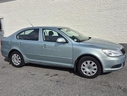 Grön Begagnad 2009 Skoda Octavia Ambiente Halvkombi | 32 900 kr (Marknadspris)