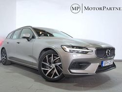 Grå Begagnad 2020 Volvo V60 Momentum Kombi | 229 900 kr (Bra pris)