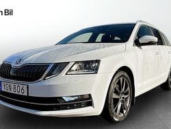 Vit Begagnad 2018 Skoda Octavia Style Kombi | 159 900 kr (Marknadspris)