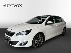Vit Begagnad 2016 Peugeot 308 Allure Halvkombi | 104 900 kr (Marknadspris)