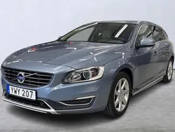 Ljusblå Begagnad 2017 Volvo V60 Standard Kombi | 199 900 kr (Dyr)