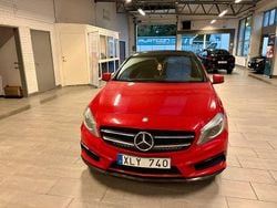 Röd Begagnad 2013 Mercedes A200 AMG Halvkombi | 139 000 kr (Marknadspris)