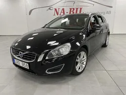 Svart Begagnad 2011 Volvo V60 Summum Kombi | 99 900 kr (Marknadspris)