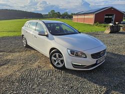 Vit Begagnad 2015 Volvo V60 Kombi | 130 000 kr (Bra pris)