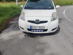 Vit Begagnad 2010 Toyota Yaris Halvkombi | 29 000 kr (Bra pris)