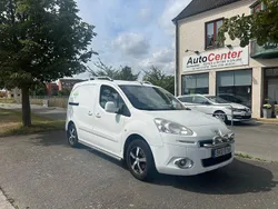 Vit Begagnad 2014 Peugeot Partner Minibuss | 39 000 kr (Marknadspris)