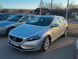 Silver Begagnad 2014 Volvo V40 Kombi | 99 000 kr (Marknadspris)