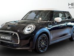 Svart (black) Begagnad 2022 Mini Cooper SE Halvkombi | 198 700 kr (Bra pris)