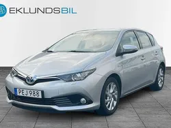Silver Begagnad 2016 Toyota Auris Hybrid Active Halvkombi | 169 900 kr (Marknadspris)